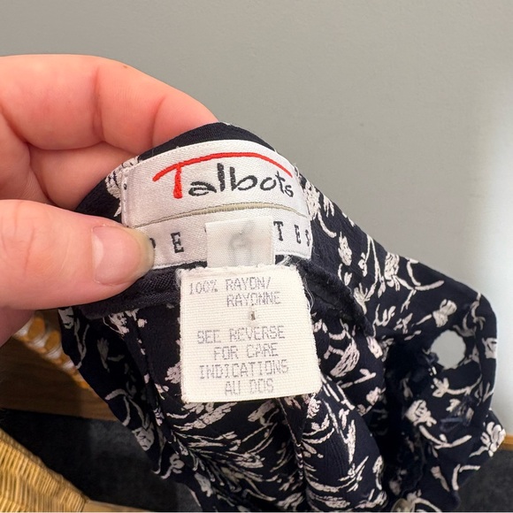 Talbots Petite small Floral Mid Skirt 23” waist - Picture 3 of 5